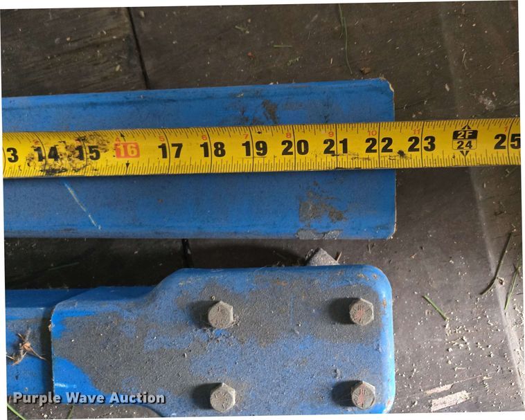 image for item EM7182 2007 Genie  GL-12 material lift