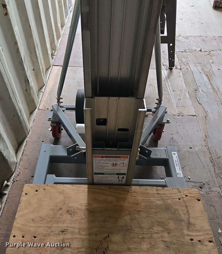 image for item EM7183 Genie  SLC-12 material lift 