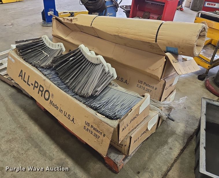 image for item EM7194 Street sweeper parts 