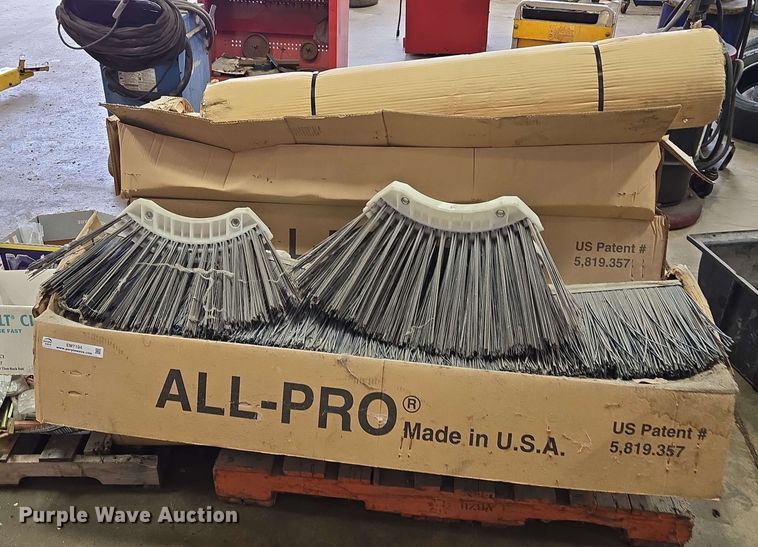 image for item EM7194 Street sweeper parts 