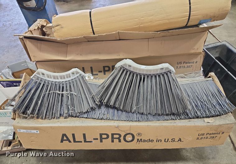 image for item EM7194 Street sweeper parts 