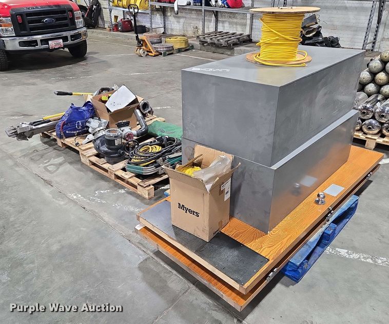 image for item EM7196 Fire fighting equipment 