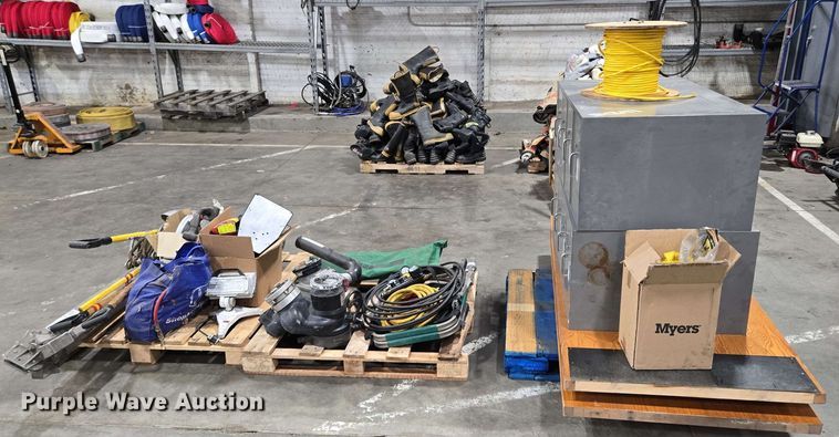 image for item EM7196 Fire fighting equipment 