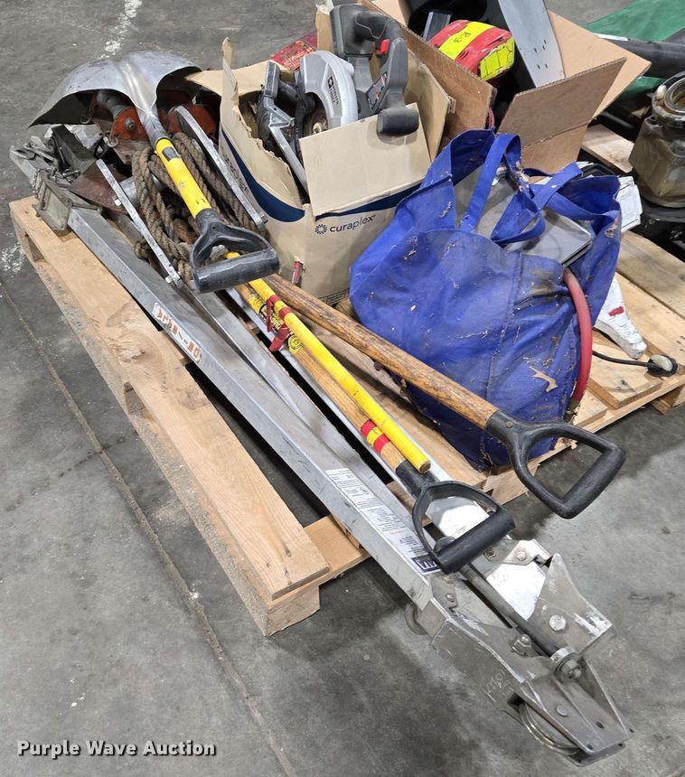 image for item EM7196 Fire fighting equipment 