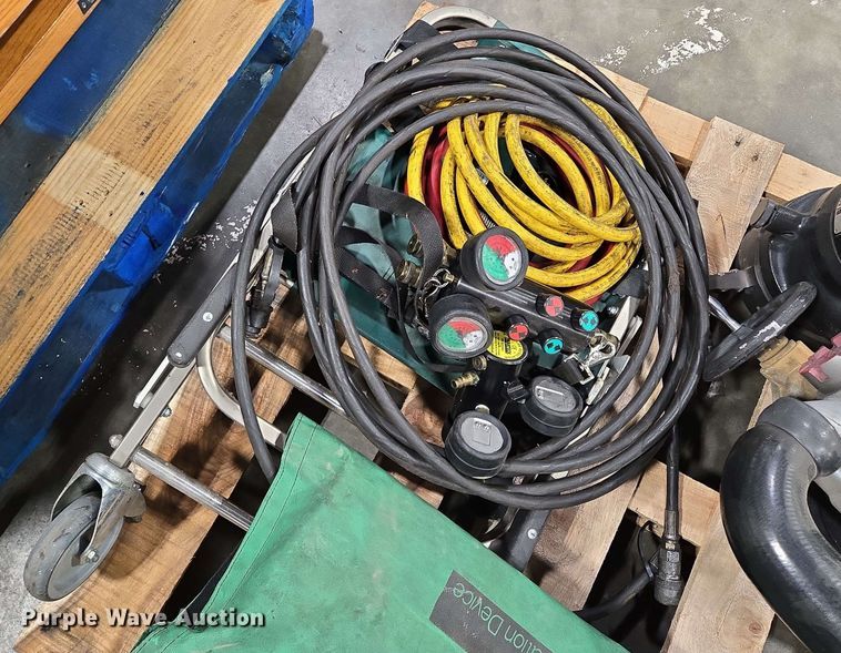 image for item EM7196 Fire fighting equipment 