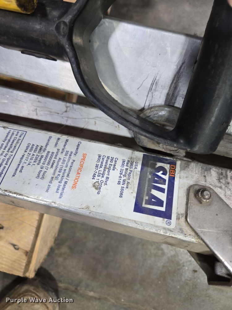 image for item EM7196 Fire fighting equipment 