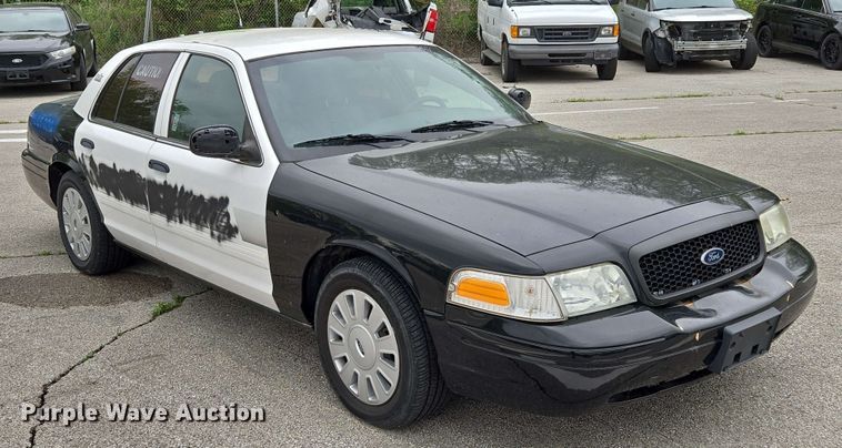 image for item EM7208 2011 Ford  Crown Victoria Police Interceptor 