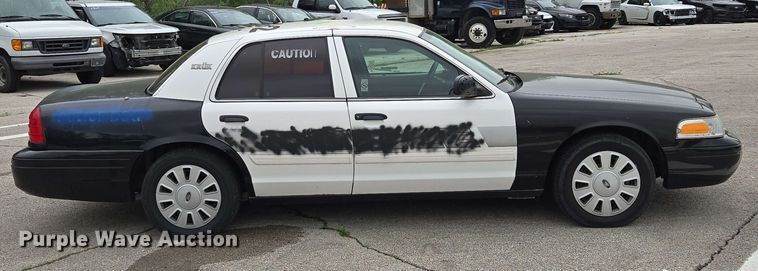 image for item EM7208 2011 Ford  Crown Victoria Police Interceptor 