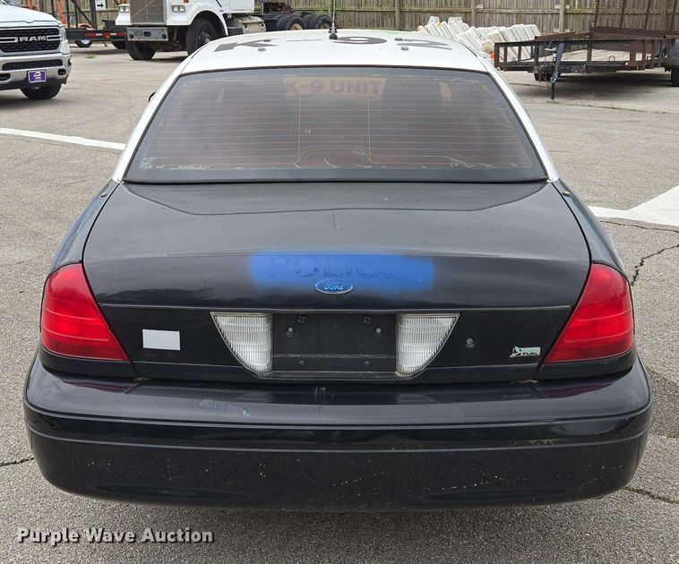 image for item EM7208 2011 Ford  Crown Victoria Police Interceptor 