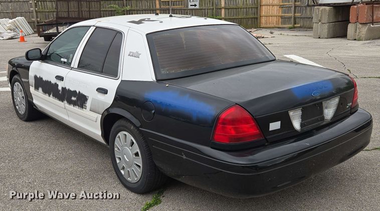 image for item EM7208 2011 Ford  Crown Victoria Police Interceptor 