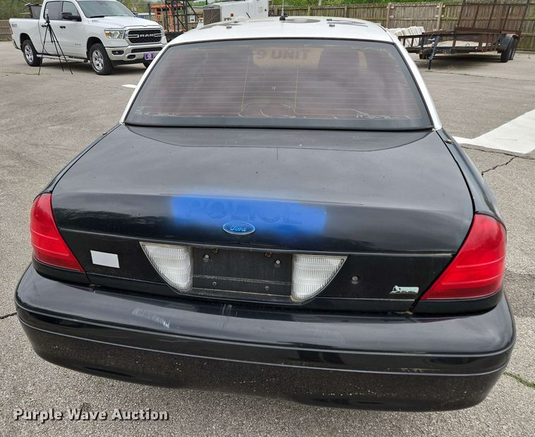 image for item EM7208 2011 Ford  Crown Victoria Police Interceptor 