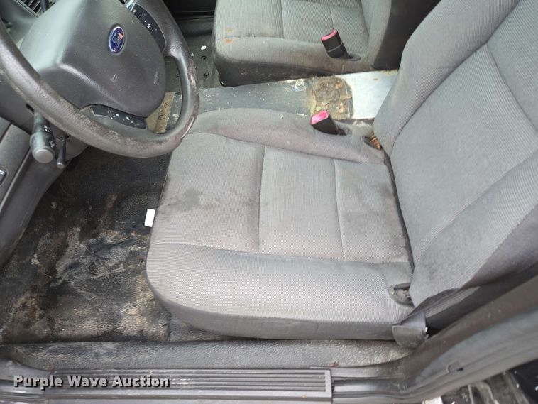 image for item EM7208 2011 Ford  Crown Victoria Police Interceptor 