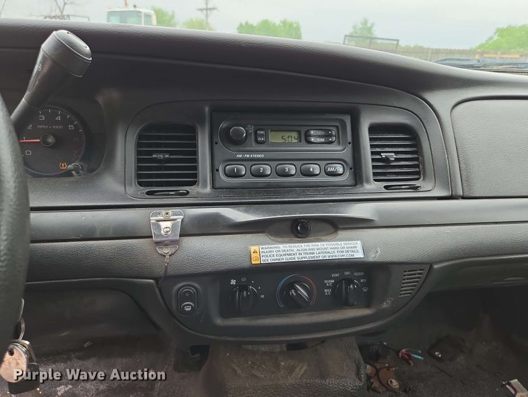 image for item EM7208 2011 Ford  Crown Victoria Police Interceptor 