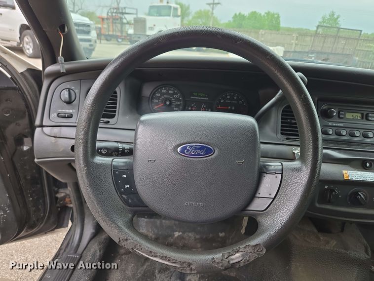 image for item EM7208 2011 Ford  Crown Victoria Police Interceptor 