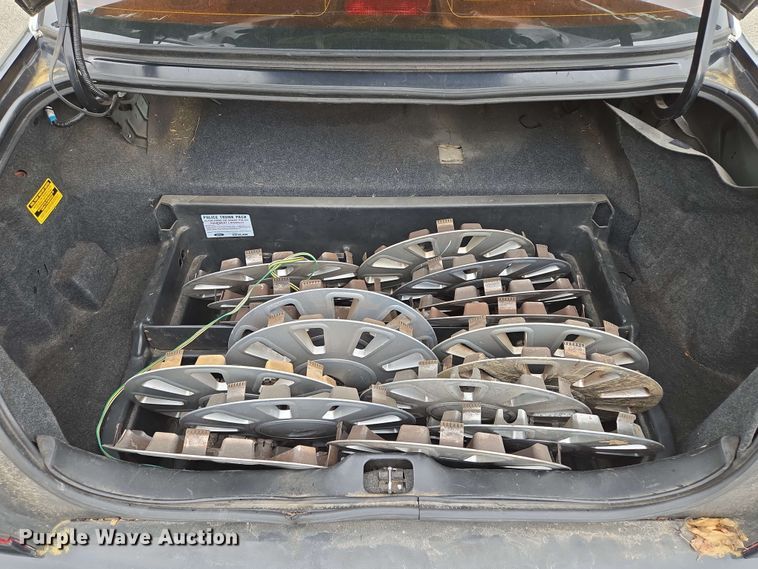 image for item EM7208 2011 Ford  Crown Victoria Police Interceptor 