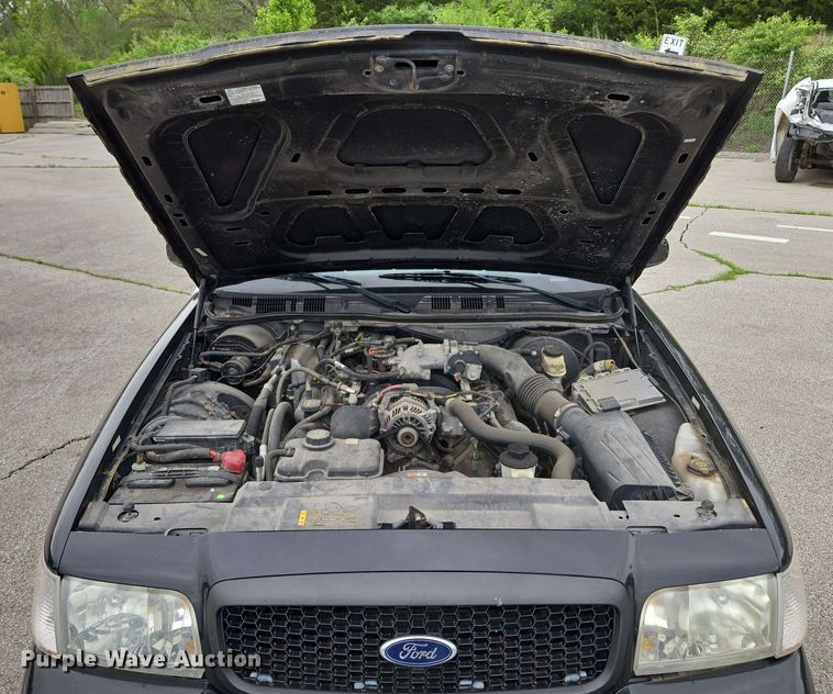 image for item EM7208 2011 Ford  Crown Victoria Police Interceptor 