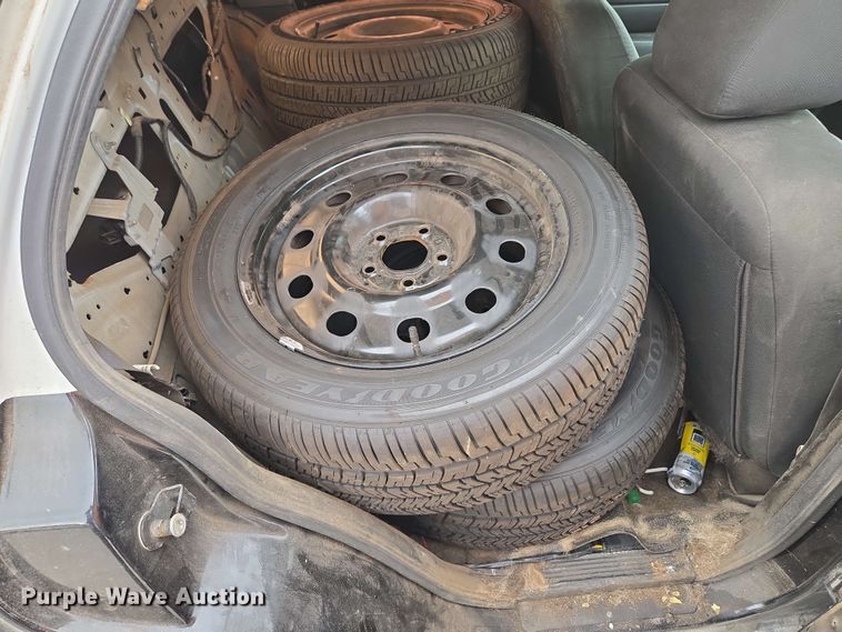 image for item EM7208 2011 Ford  Crown Victoria Police Interceptor 