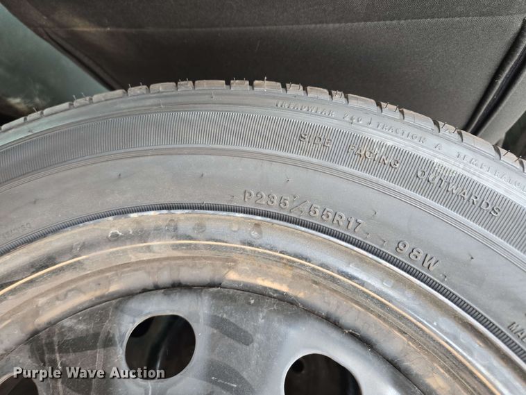 image for item EM7208 2011 Ford  Crown Victoria Police Interceptor 