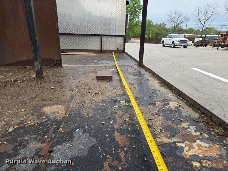 image for item EM7213 2001 International  4900 flatbed truck