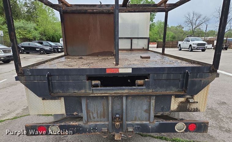 image for item EM7213 2001 International  4900 flatbed truck