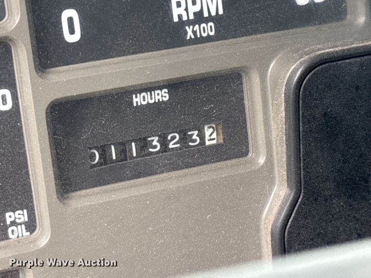 image for item EM7213 2001 International  4900 flatbed truck