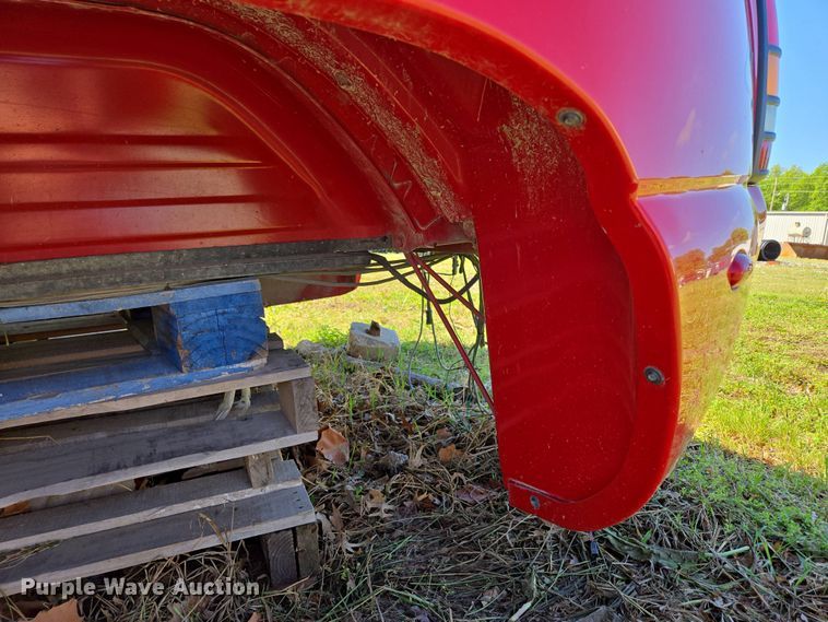 image for item EN3574 Pickup truck bed and camper shell