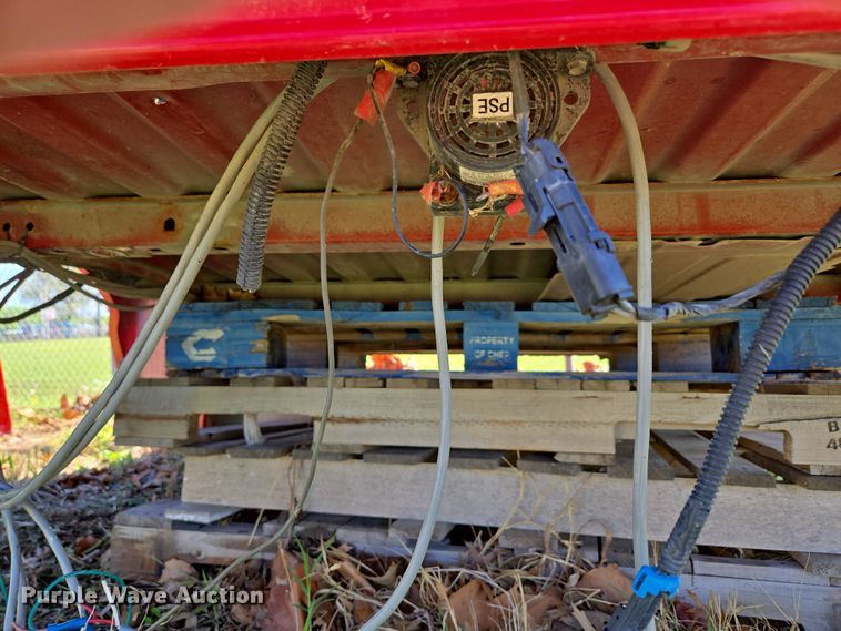 image for item EN3574 Pickup truck bed and camper shell