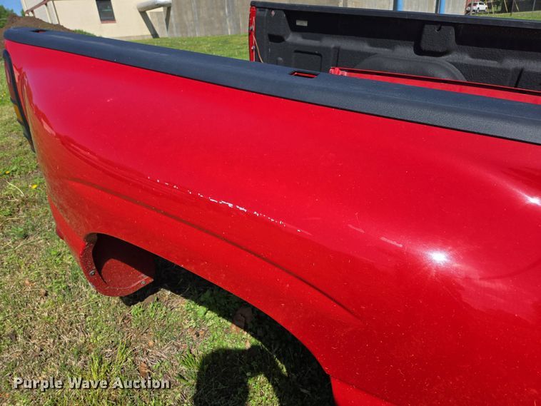 image for item EN3574 Pickup truck bed and camper shell