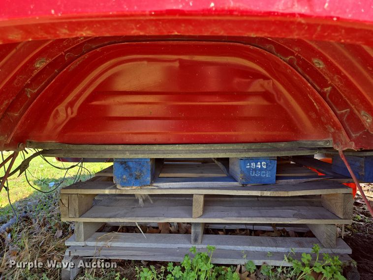image for item EN3574 Pickup truck bed and camper shell