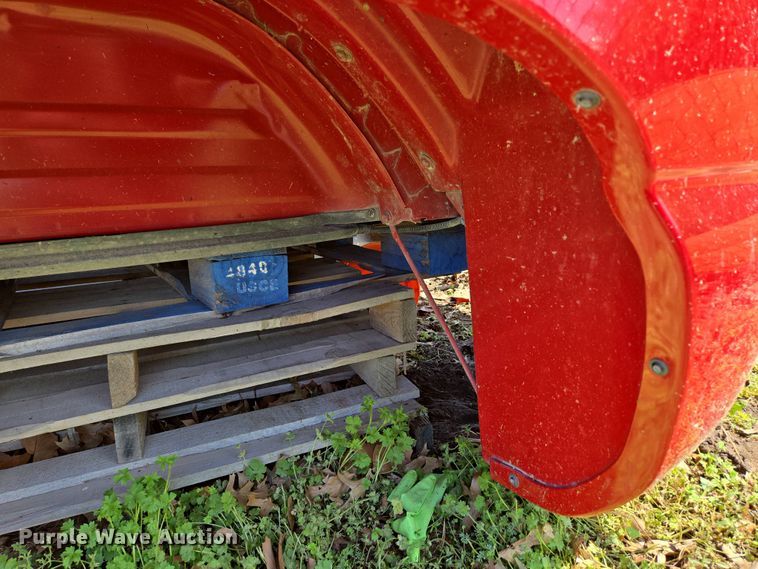 image for item EN3574 Pickup truck bed and camper shell