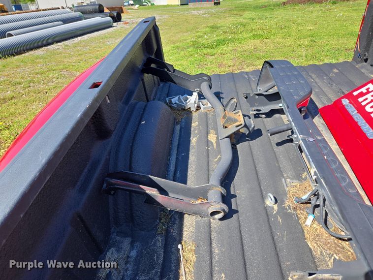 image for item EN3574 Pickup truck bed and camper shell