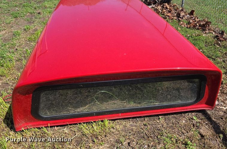 image for item EN3574 Pickup truck bed and camper shell