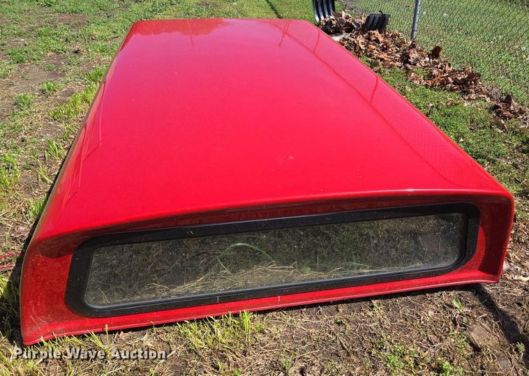 image for item EN3574 Pickup truck bed and camper shell