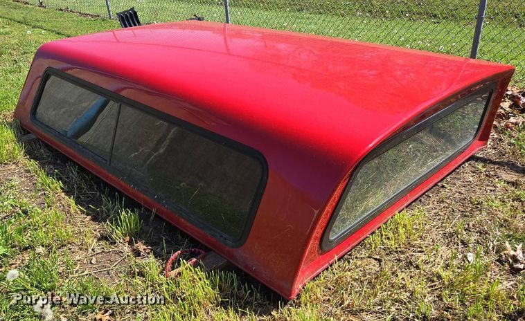 image for item EN3574 Pickup truck bed and camper shell