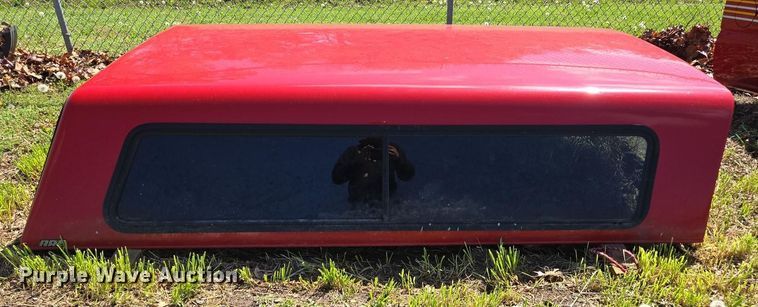 image for item EN3574 Pickup truck bed and camper shell