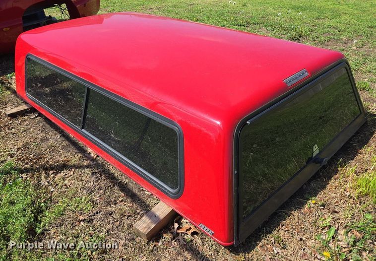 image for item EN3574 Pickup truck bed and camper shell