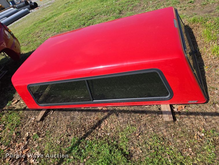 image for item EN3574 Pickup truck bed and camper shell