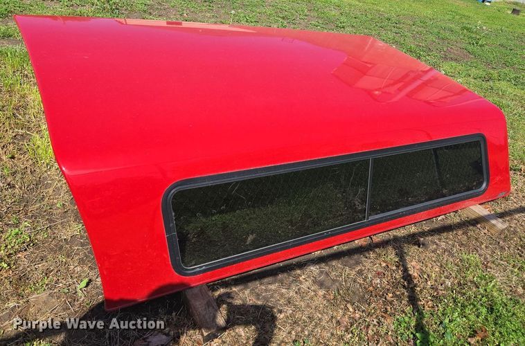 image for item EN3574 Pickup truck bed and camper shell