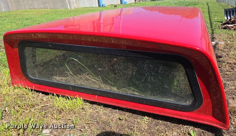 image for item EN3574 Pickup truck bed and camper shell