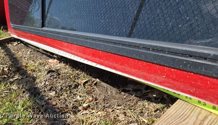 image for item EN3574 Pickup truck bed and camper shell