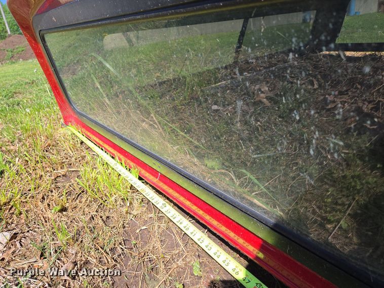 image for item EN3574 Pickup truck bed and camper shell