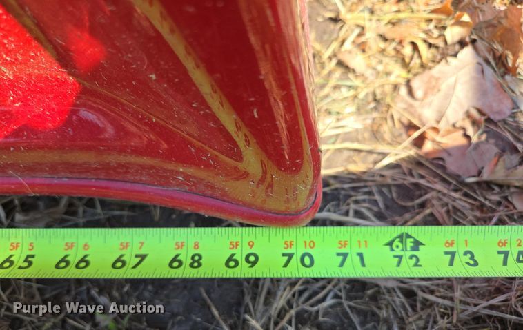 image for item EN3574 Pickup truck bed and camper shell