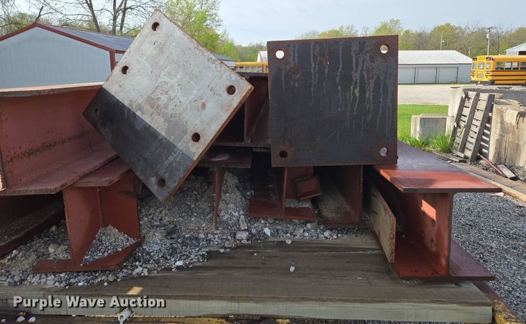 image for item EN3651 (11) I-Beams