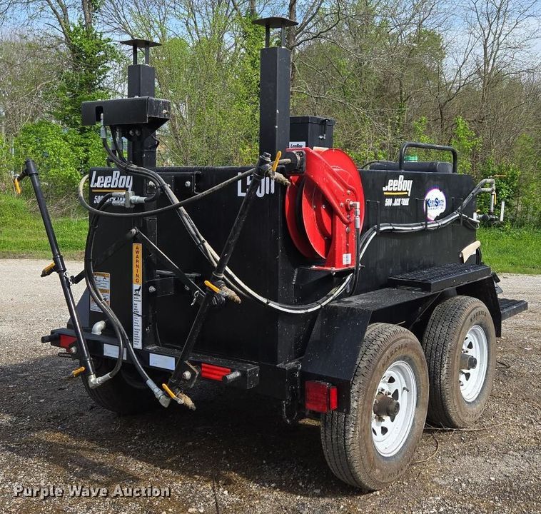 image for item EN3653 2018 LeeBoy 500 Tack Tank asphalt distributor trailer