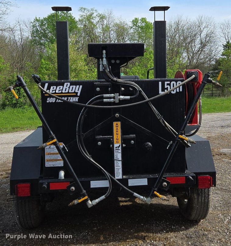 image for item EN3653 2018 LeeBoy 500 Tack Tank asphalt distributor trailer