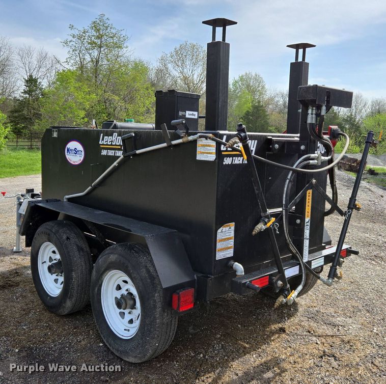 image for item EN3653 2018 LeeBoy 500 Tack Tank asphalt distributor trailer
