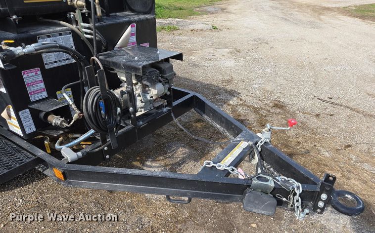 image for item EN3653 2018 LeeBoy 500 Tack Tank asphalt distributor trailer