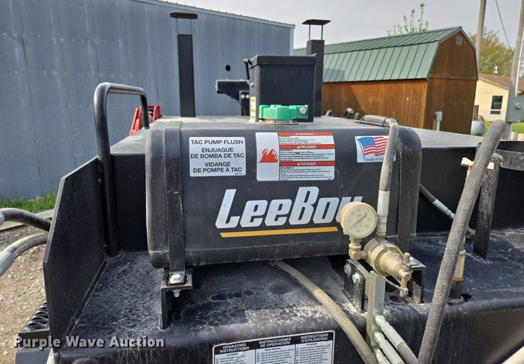 image for item EN3653 2018 LeeBoy 500 Tack Tank asphalt distributor trailer
