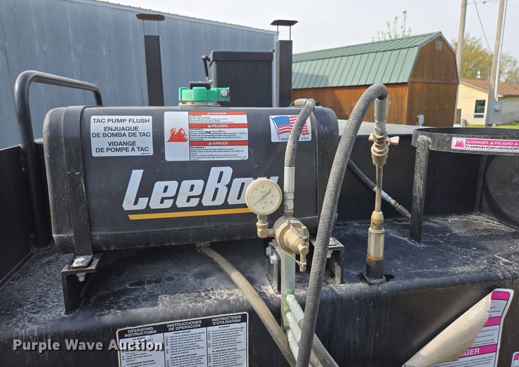 image for item EN3653 2018 LeeBoy 500 Tack Tank asphalt distributor trailer