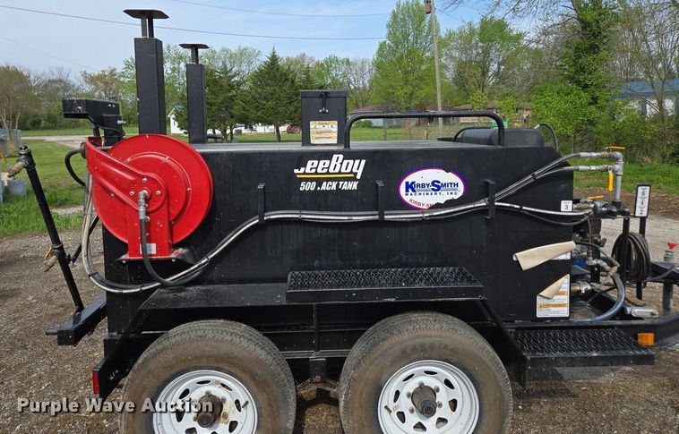 image for item EN3653 2018 LeeBoy 500 Tack Tank asphalt distributor trailer